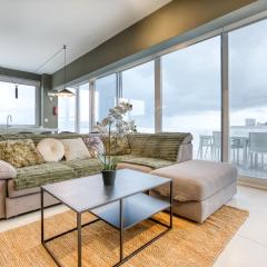 LUX Duplex Penthouse w/ Expansive Rooftop Terrace by 360 Estates