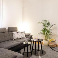 Lea and Maks's City Apartment URBAN STAY