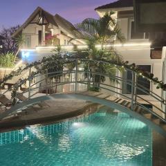 Pheonix Golf Pool Resort Villa