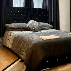 Comfy rooms. Shared East London Homestay.