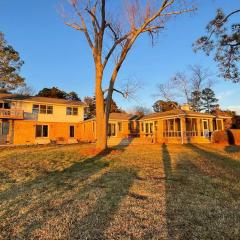 Beautiful sunsets on Lake Murray await you