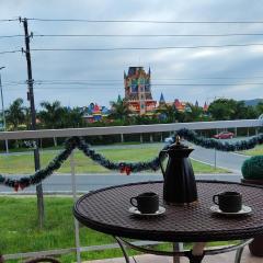 Pousada Queiroz em Frente ao Parque Beto Carrero