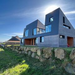Architect-designed villa with panoramic sea view