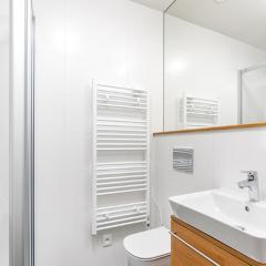 Modern studio near Airport and city centre!