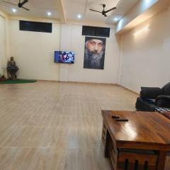 OSHO Villa, Party Hall & AC dormitory Near Airport