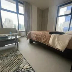 Adorable Master Room - Heart of Abu Dhabi