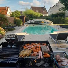 VILLA avec piscine sauna barbecue ping-pong boxe - proche Gare RER - JO Paris 2024 Olympic Games