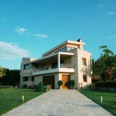 Luxury Villa Kassandrino