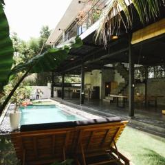 Uluwatu Luxury Villa with private pool and sauna- Villa Cumi Cumi