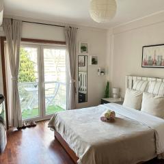 Private Bedroom with Balcony & Private Bathroom in Modern Shared Apartment - King & Queen size bed