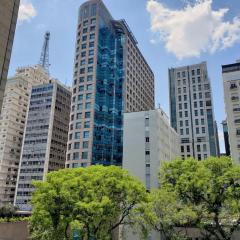 Flat a uma quadra do melhor trecho da Av. Paulista