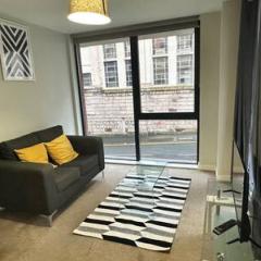 Airy 1 Bed Central Manchester Apartment Sleeps 2