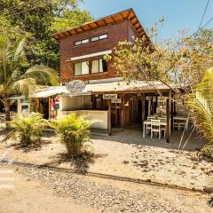 Honali House Bungalow a block from the beach