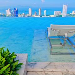 Once Pattaya Seaview Condo