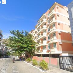 Lindo Apto 2 quartos com suíte na quadra da prainha!