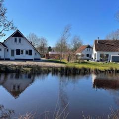 Spacious home with a garden near the Langweerder Wielen