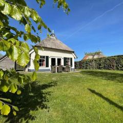 Country house with a terrace near the Langweerder Wielen