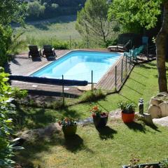 Chalet, calme, absolu, superbe vue, et piscine (en été)