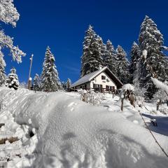 ル ジョリ シャレー（Le Joly Chalet）