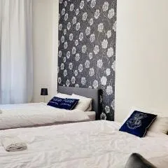 Hotel Apartment in square praha 2