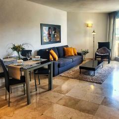 Marbella 2000. Spacious Apartment on the Promenade.