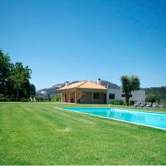 Beautifully Restored Ponte de Lima Farm House - 6 Bedrooms - Quinta Fornelos - Private Pool and Surrounded by Hectares of Vineyards