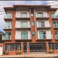 Apartamento com garagem no Centro de Guaramiranga