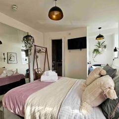 Stylish Putney village flat