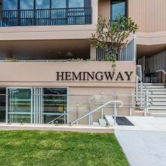 Hemingway Palm Beach - Premium Oceanview Apartments