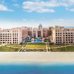 FAM Living - Sarai Apartments - Private Beachfront Escape in Palm Jumeirah