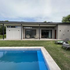 Casa Paola - Loft en Zona Acantilados Para 4 PAX Con Pileta - Hola Sur