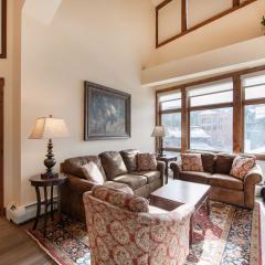 Exquisite Zephyr Mountain Lodge condo with 2 king en suite's condo