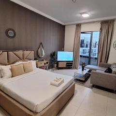 Landing Lane Family Suites, Studio Near DXB Airport