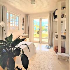 SUITE DA FRENTE COM COPA, WIFI E ACESSO INDEPENDENTE