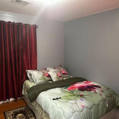 Divine GUEST HOUSE Room B 6MINS TO NEAR Newark Liberty International Airport AND 4 MINS To Penn Station Prudential