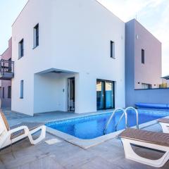 Apartments Spanic Haus mit Pool