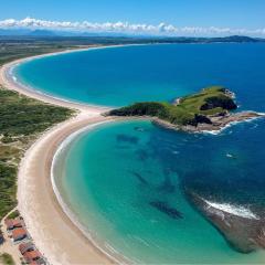 Peró-7min à Pé da Praia, Ar Cond. e Vaga p/ Carro.