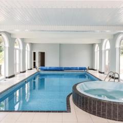 6BD Vacation Home with Indoor Pool