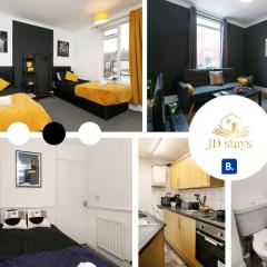 3 Bedroom Apartment - Big monthly cut price available for long-term stays