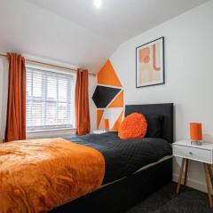 4 Bedroom Apartment with non-smoking room, Free WiFi & Parking - Big monthly price reduction