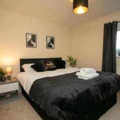 3 Bedroom Apartment - Huge cut price on long stays