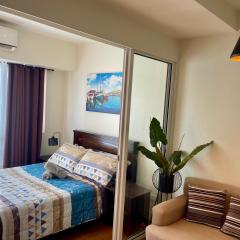 Great 1BR Aqua Livingstone with Netflix, Pool & Gym