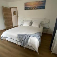 D-012 Bel appart et balcon climatisé parking privé gratuit sur demande