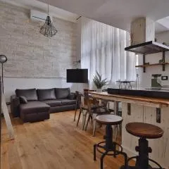 Quiet House Milano in Navigli Sleeps 4