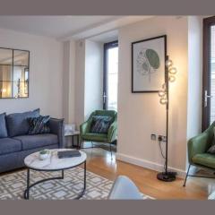 Westminster 2 bed 2 bath apartment with Air-Con