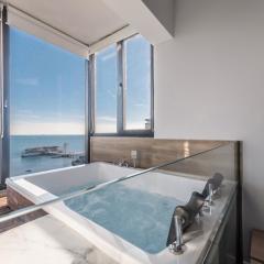 Luxurious Seaview Apartment with Jacuzzi