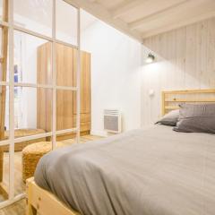 Joyful tiny house seaside