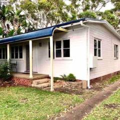Cosy two bedroom bungalow close to lake and ocean