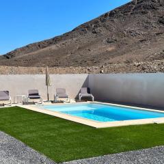 Villa en la montaña con piscina en Fuerteventura