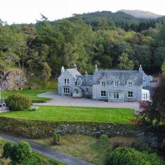 Refurbished Highland Lodge in Spectacular Scenery